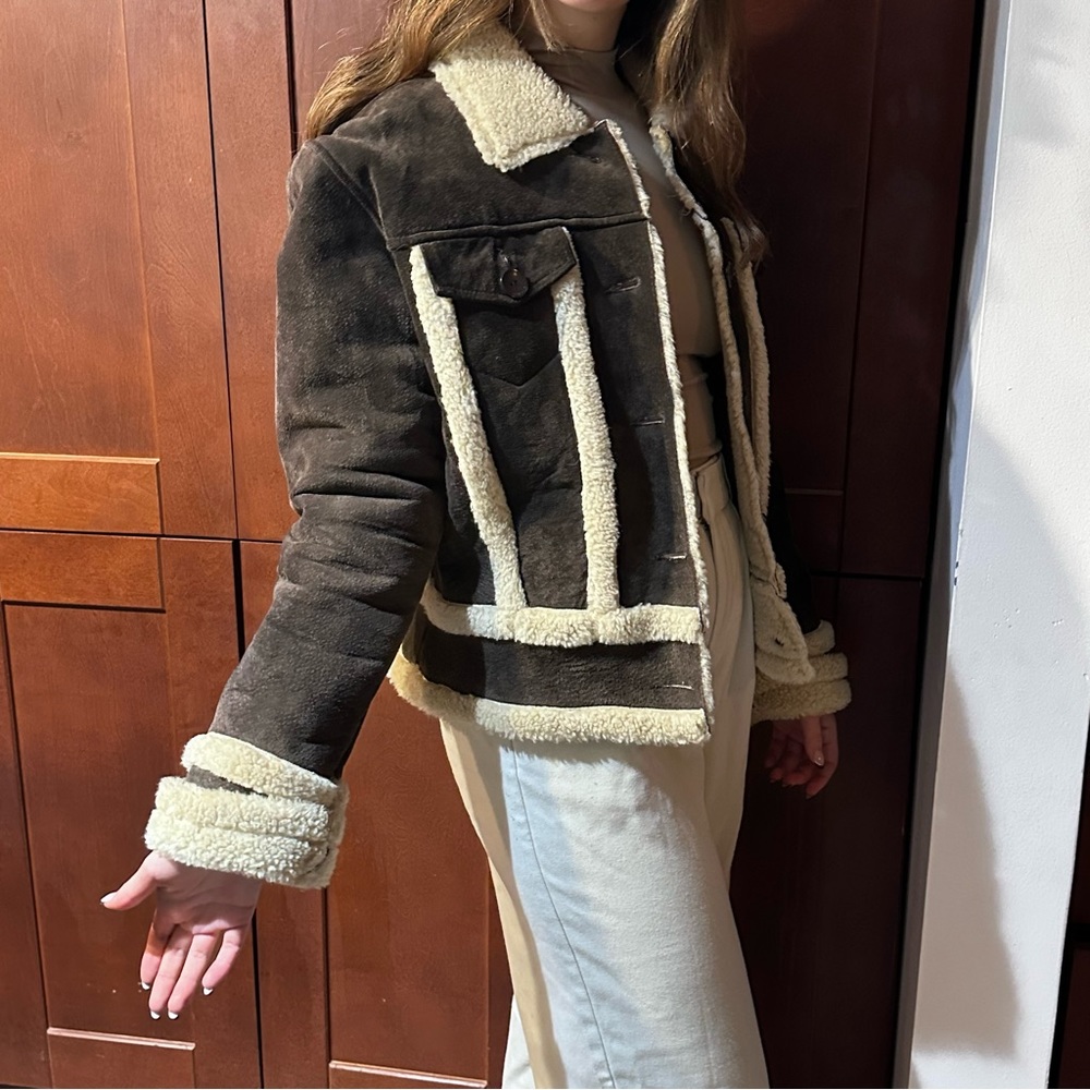 SALE!! Vintage leather suede jacket. Fits like a medium coat. 5th